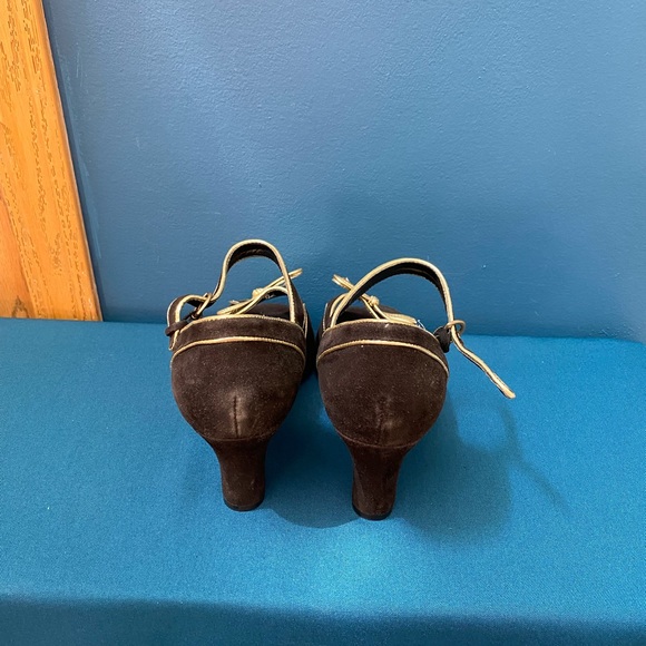 AEROSOLES Brown and Tan Suede Heels with Bow Detail - Picture 4 of 4